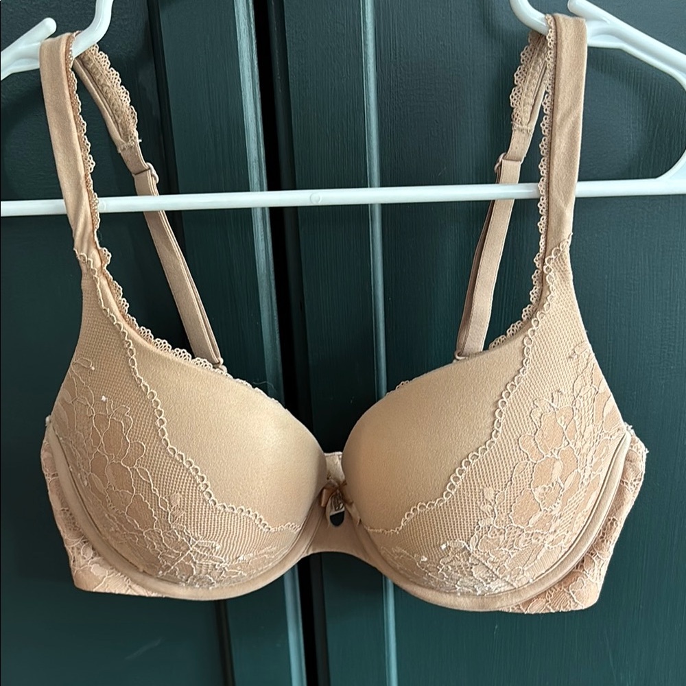 Victoria's Secret Tan Lace Bra Body By Victoria Perfect Shape Like New